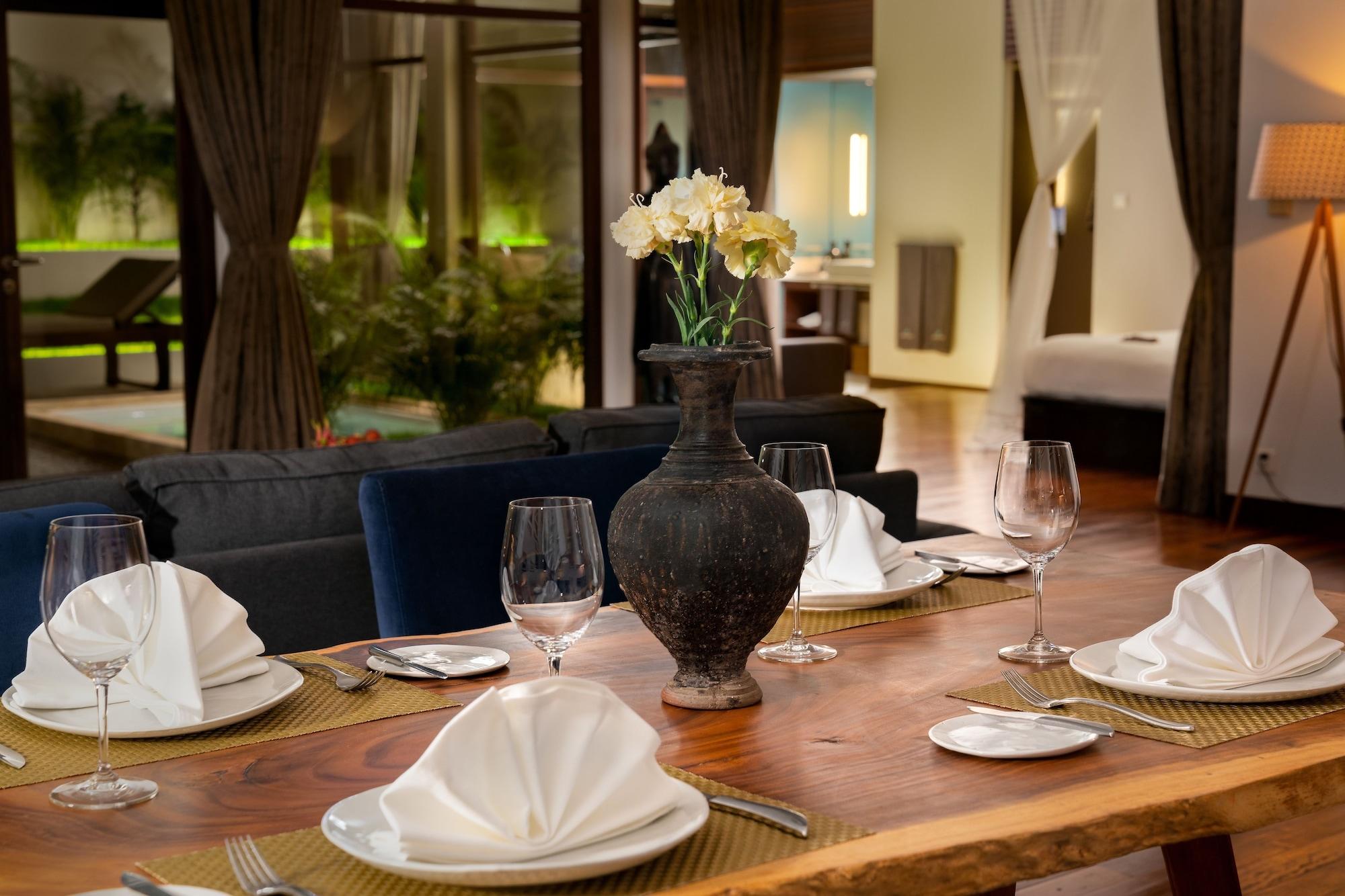 Heritage Suites Hotel Siem Reap Exteriör bild
